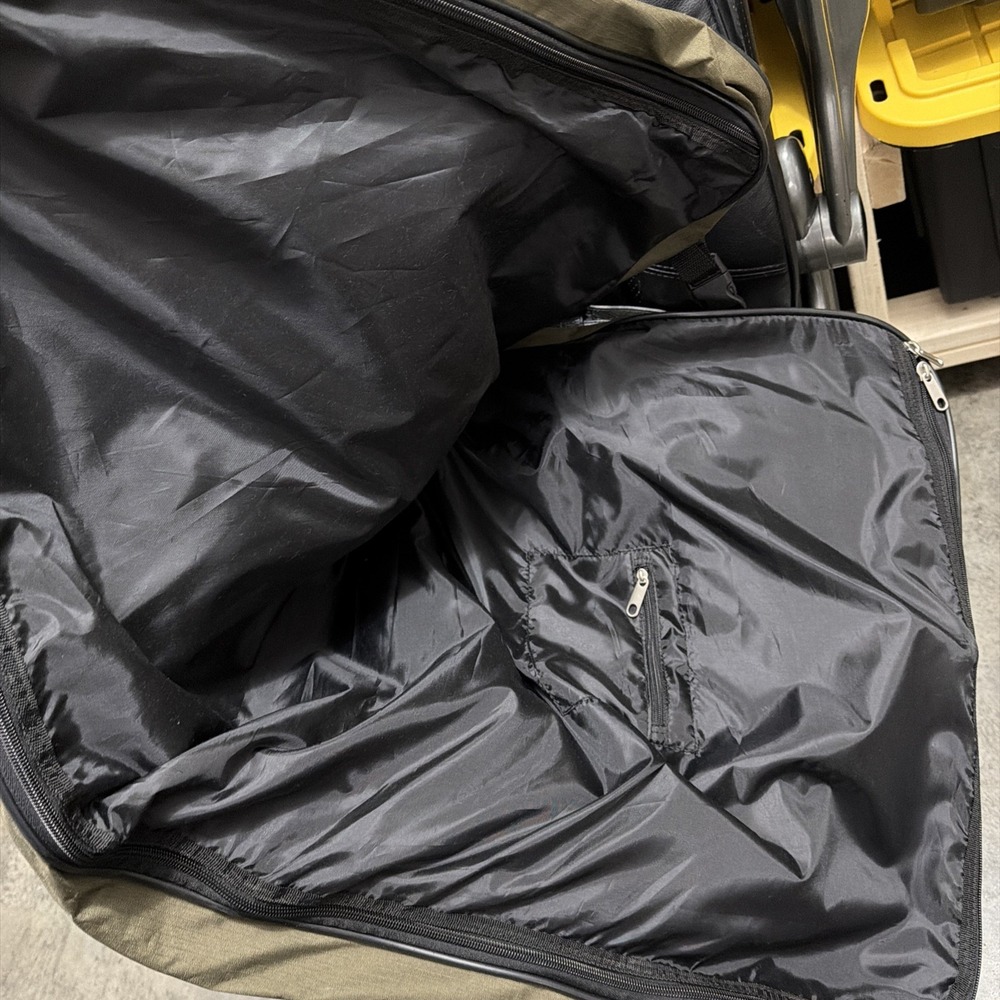 Eddie‎ Bauer Garment Bag Olive Green, Black Interior Travel Outdoor Suit Bag EUC - Picture 8 of 9